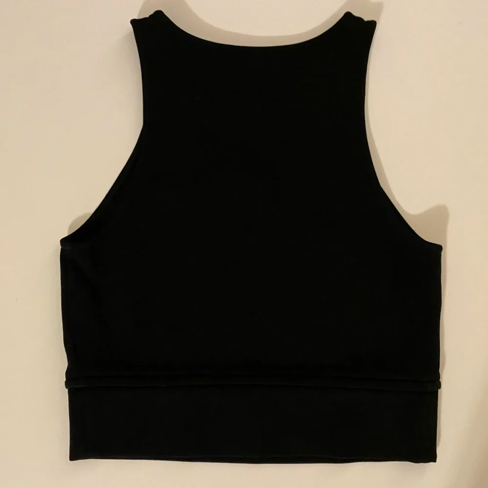 Theory Black Cropped Top - Picture 2 of 2